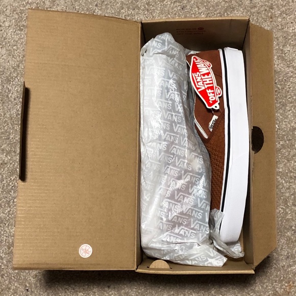 NWT Embossed Suede Sequoia Orange Vans - Picture 3 of 3